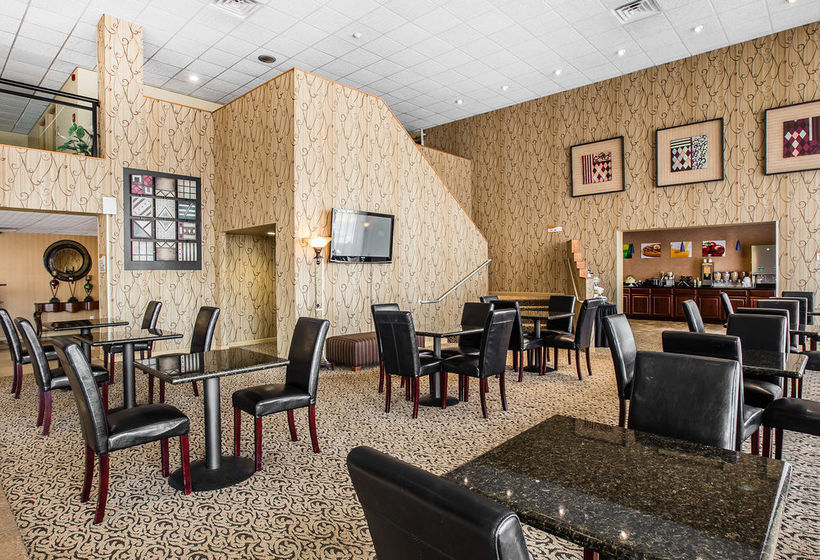 Hotel Quality Inn & Suites Airpark East  Greensboro