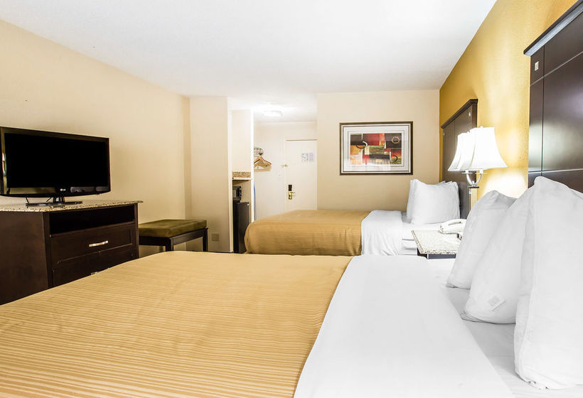 Hotel Quality Inn & Suites Airpark East   | Greensboro | North Carolina | United States 12