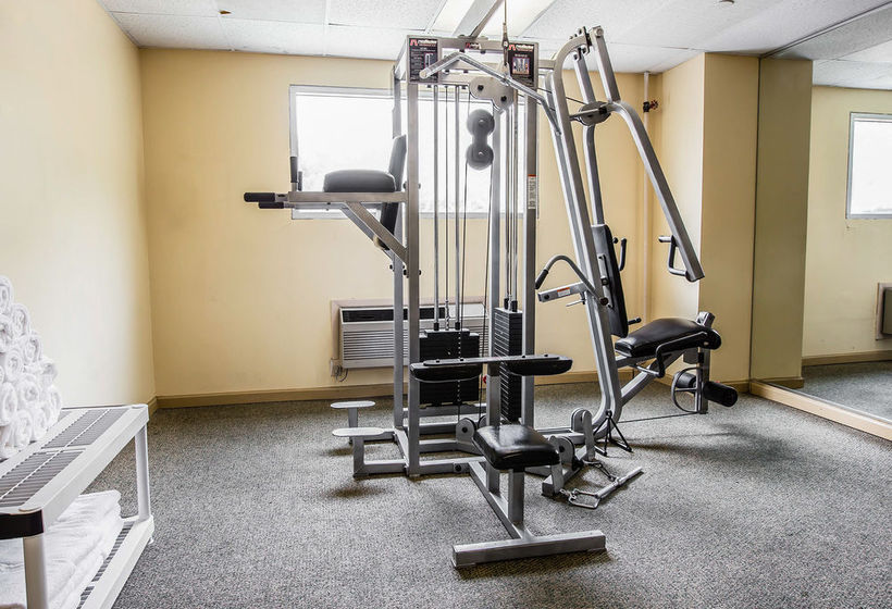 Hotel Quality Inn & Suites Airpark East   | Greensboro | North Carolina | United States 5