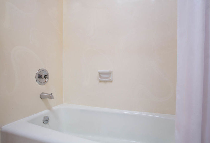 Hotel Howard Johnson Inn 