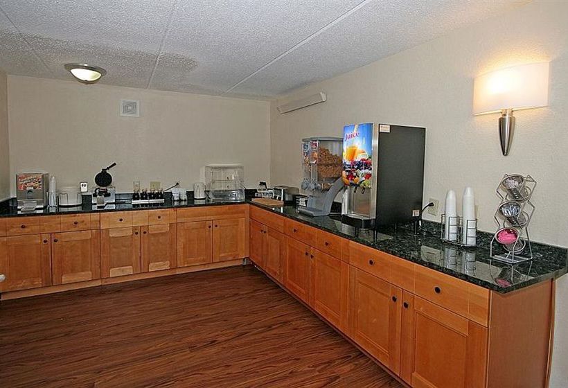 Hotel Red Roof Inn Airport  | Greensboro | North Carolina | United States 3