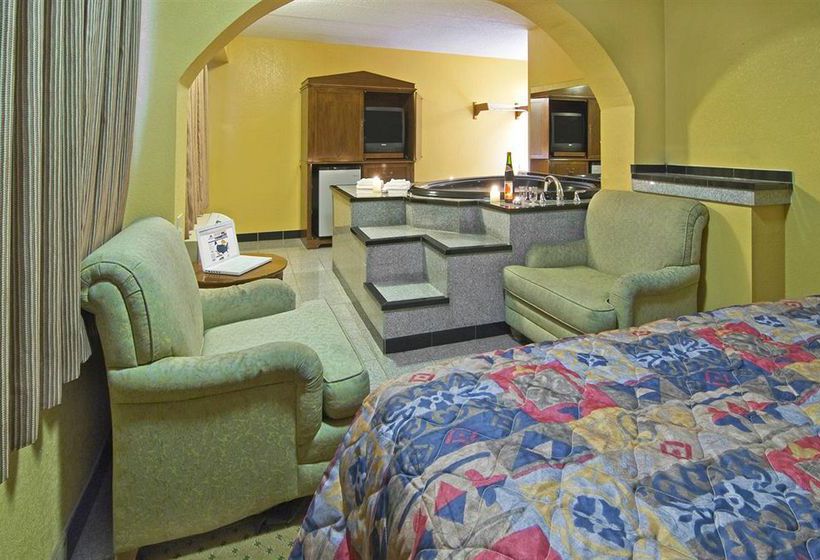 Hotel Americas Best Value Inn & Suites  | Little Rock | Arkansas | United States 9