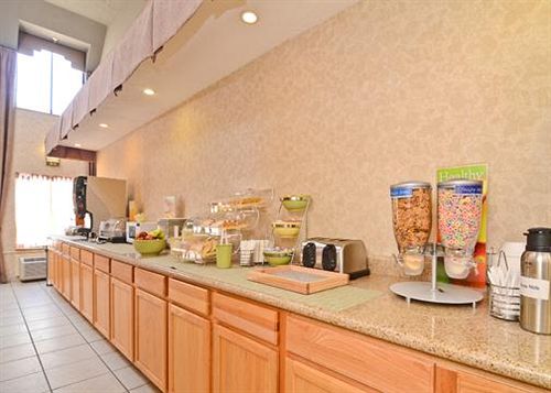 Hotel Quality Inn & Suites  | Medina | Ohio | United States 10