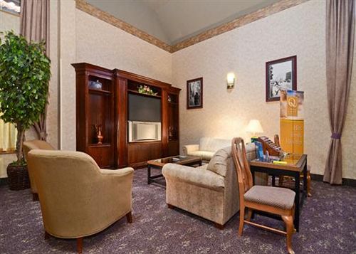 Hotel Quality Inn & Suites  | Medina | Ohio | United States 12