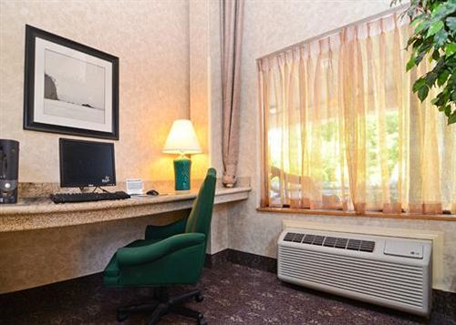 Hotel Quality Inn & Suites  | Medina | Ohio | United States 13