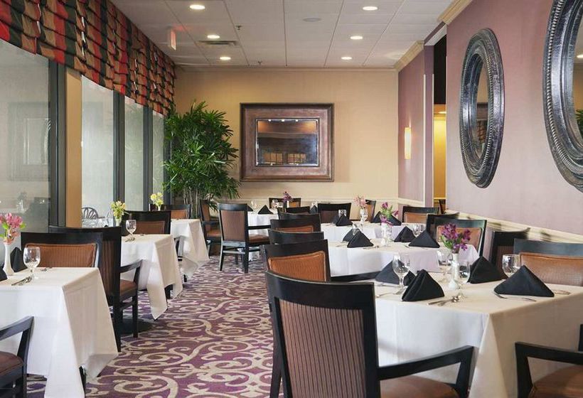 DoubleTree by Hilton Hotel New Orleans Airport 