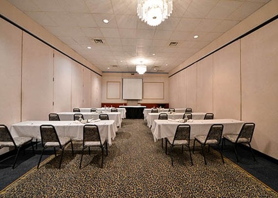 Clarion Hotel & Convention Center  | Cedar Rapids | Iowa | United States 10
