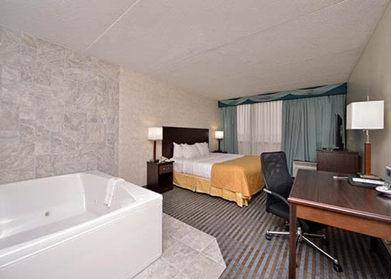 Clarion Hotel & Convention Center  | Cedar Rapids | Iowa | United States 18