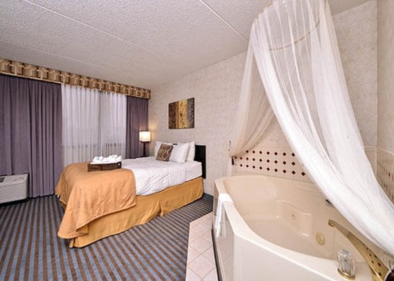 Clarion Hotel & Convention Center  | Cedar Rapids | Iowa | United States 3