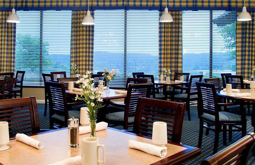 Ramada Greensburg Hotel And Conference Center 