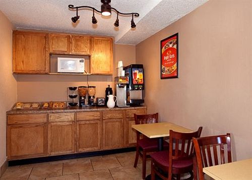 Motel Econo Lodge Hutchinson  | Hutchinson | Kansas | United States 5
