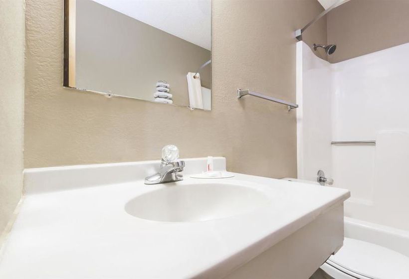 Motel Super 8 Hays KS  | Hays | Kansas | United States 18