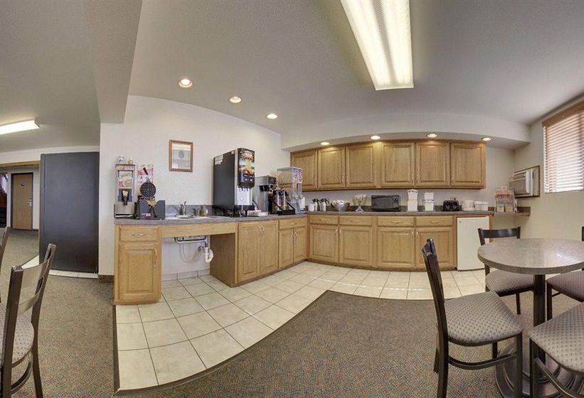 Motel Super 8 Hays KS  | Hays | Kansas | United States 4