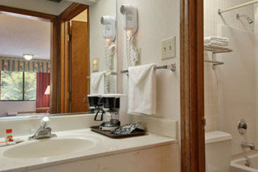 Motel Super 8 Burlington Nc  | Burlington | North Carolina | United States 5