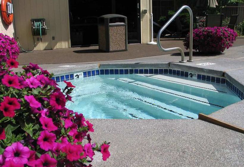 DoubleTree by Hilton Hotel Missoula - Edgewater  | Missoula | Montana | United States 1