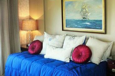 Hotel Yankee Clipper Inn