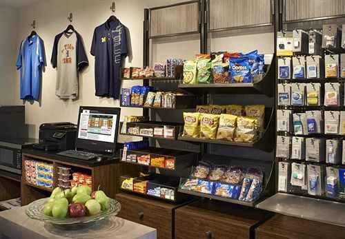 Hotel Detroit Metro Airport Marriott  | Romulus | Michigan | United States 10