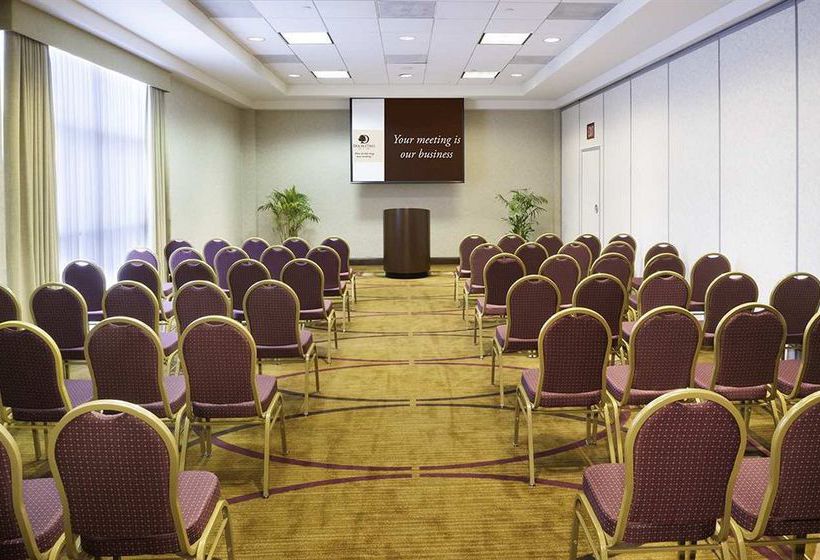 DoubleTree by Hilton Hotel Milwaukee - Brookfield Brookfield