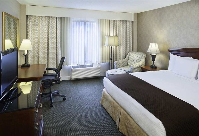 DoubleTree by Hilton Hotel Milwaukee - Brookfield  | Brookfield | Wisconsin | United States 5