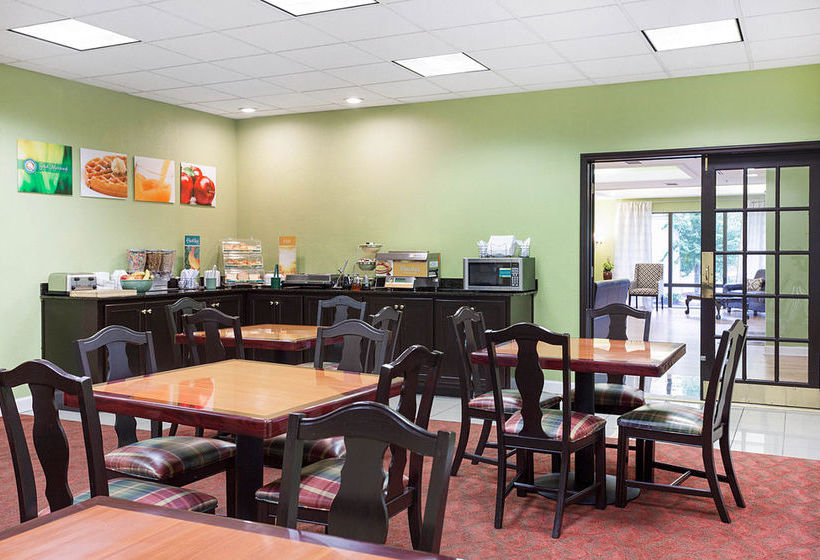 Hotel Quality Inn & Suites at Six Flags  | Austell | Georgia | United States 1