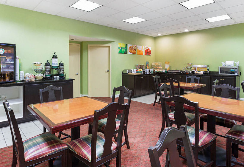 Hotel Quality Inn & Suites at Six Flags  | Austell | Georgia | United States 2