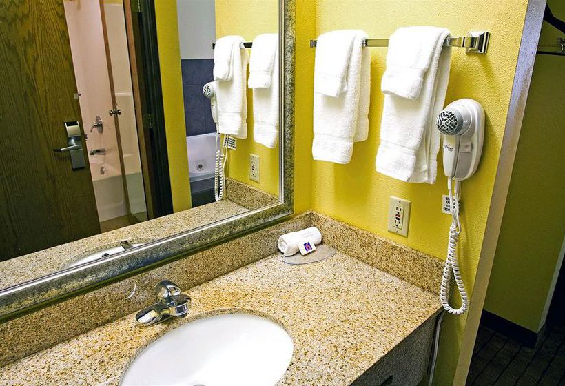 Hotel Baymont Inn & Suites Waterloo  | Waterloo | Iowa | United States 19