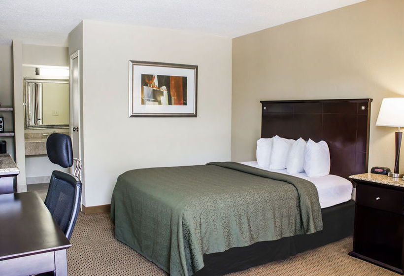 Hotel Quality Inn & Suites   | Wilson | North Carolina | United States 14