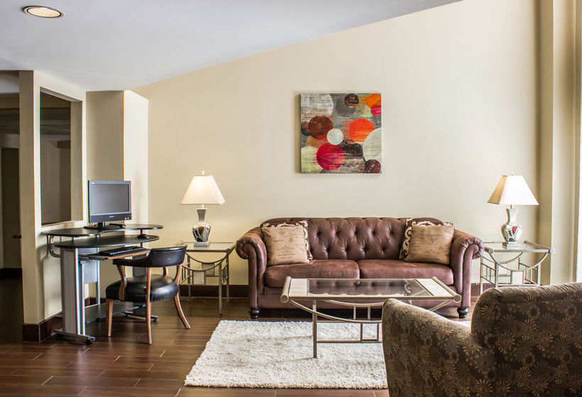 Hotel Quality Inn & Suites   | Wilson | North Carolina | United States 9