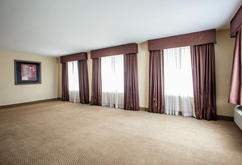 Hotel Quality Inn  | Aurora | Illinois | United States 11