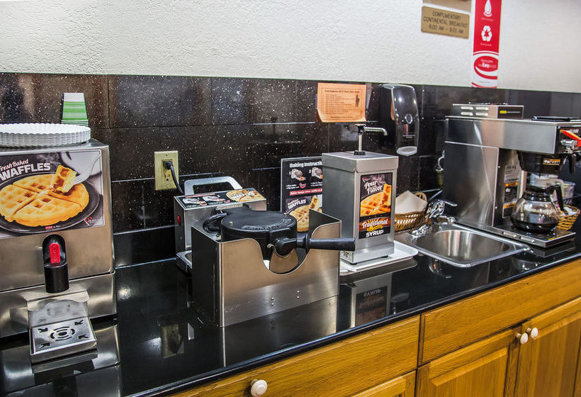 Hotel Econo Lodge Cedar Rapids  | Cedar Rapids | Iowa | United States 2