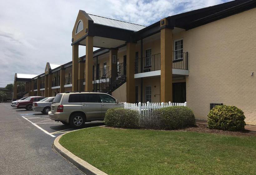 Hotel Crossroads Inn and Suites  | Conway | South Carolina | United States 3