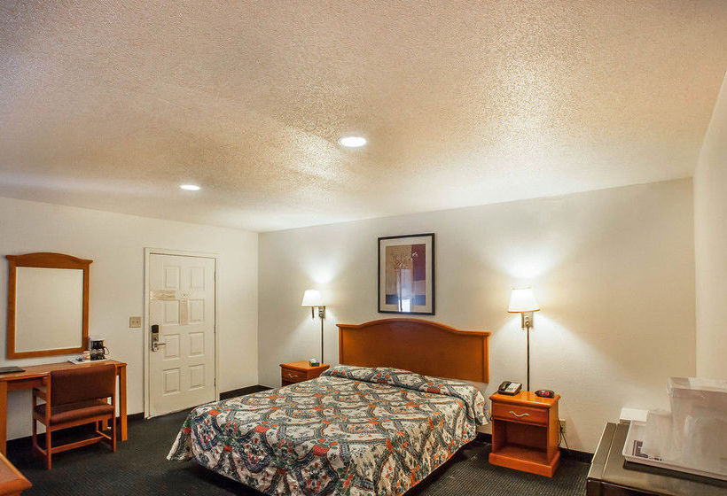 Hotel Rodeway Inn Effingham  | Effingham | Illinois | United States 17