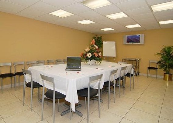 Hotel Econo Lodge Radcliff  | Radcliff | Kentucky | United States 3