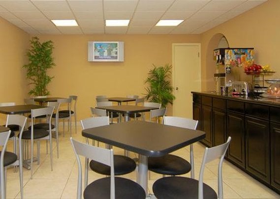 Hotel Econo Lodge Radcliff  | Radcliff | Kentucky | United States 4