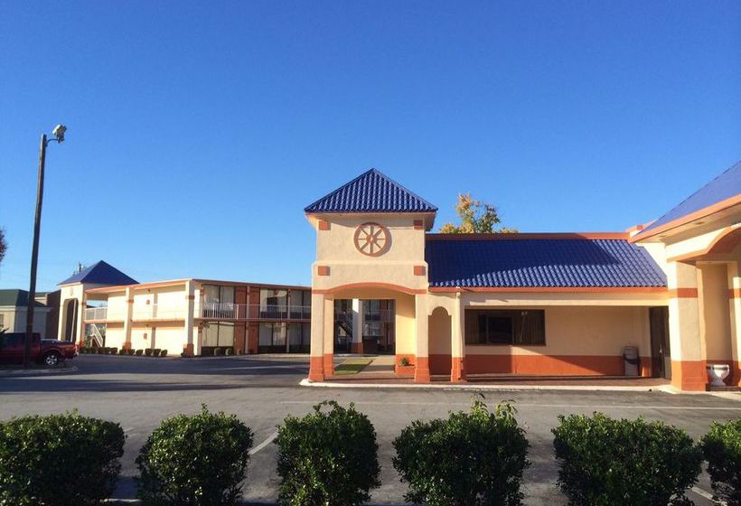 Hotel Quality Inn & Suites   | Greensboro | North Carolina | United States 10