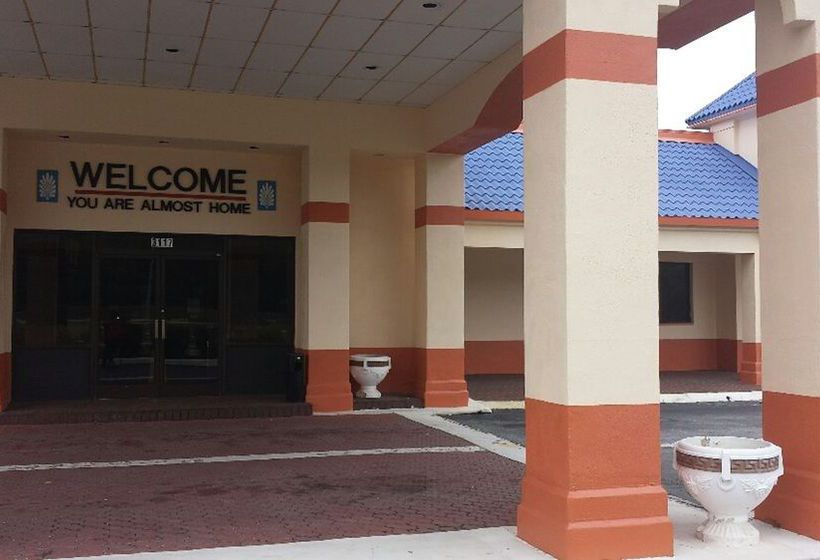 Hotel Quality Inn & Suites   | Greensboro | North Carolina | United States 13