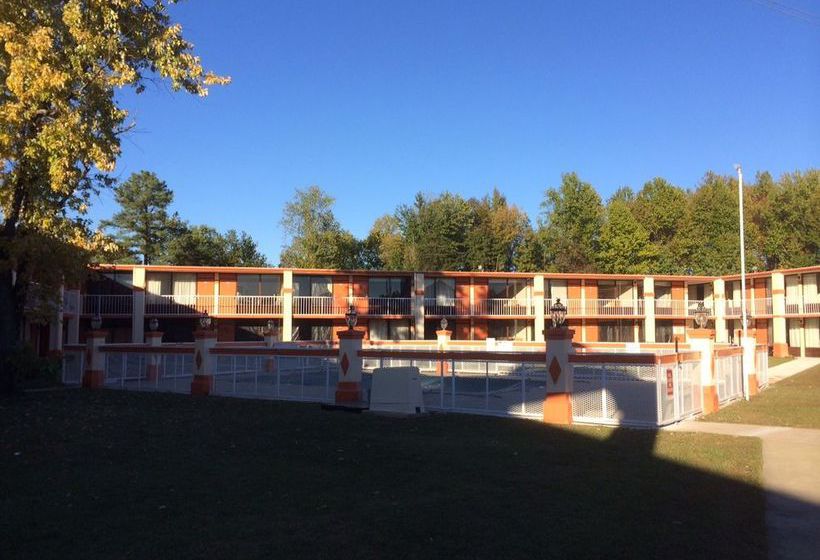 Hotel Quality Inn & Suites   | Greensboro | North Carolina | United States 15