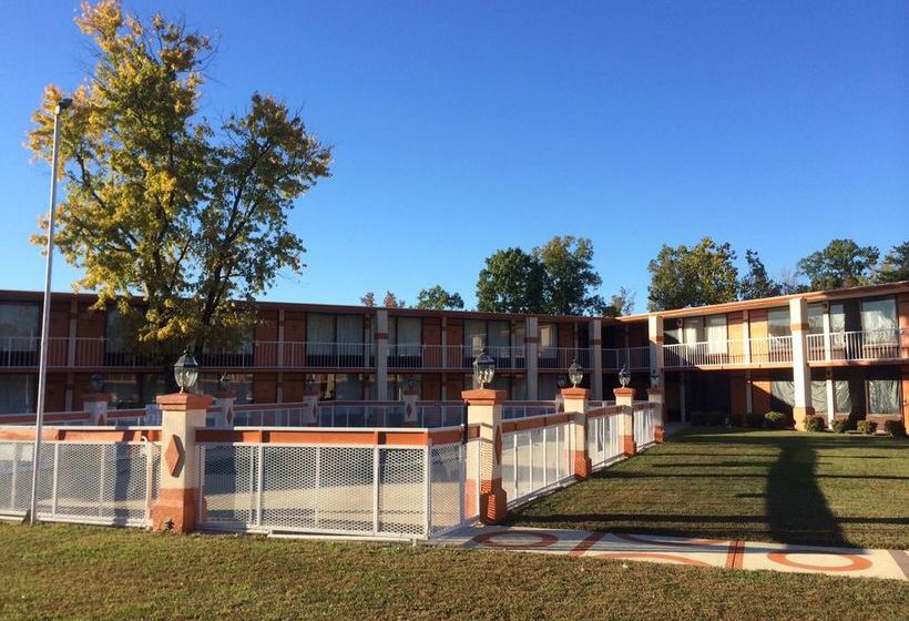 Hotel Quality Inn & Suites   | Greensboro | North Carolina | United States 9