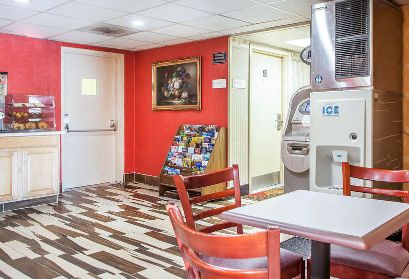 Hotel Econo Lodge Jersey City  | Jersey City | New Jersey | United States 12