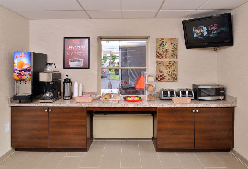 Hotel Econo Lodge North  | Lancaster | Pennsylvania | United States 13