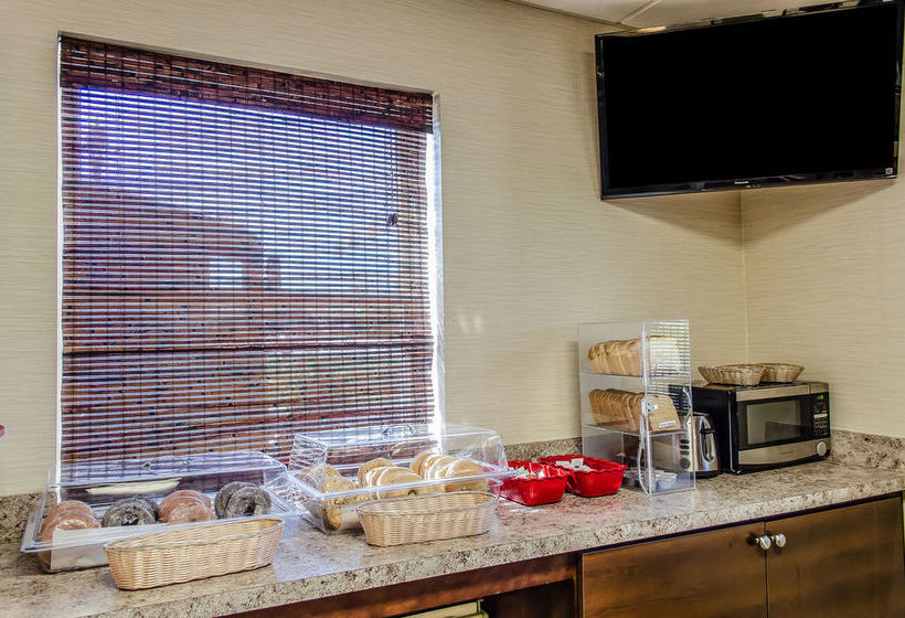 Hotel Econo Lodge North  | Lancaster | Pennsylvania | United States 17