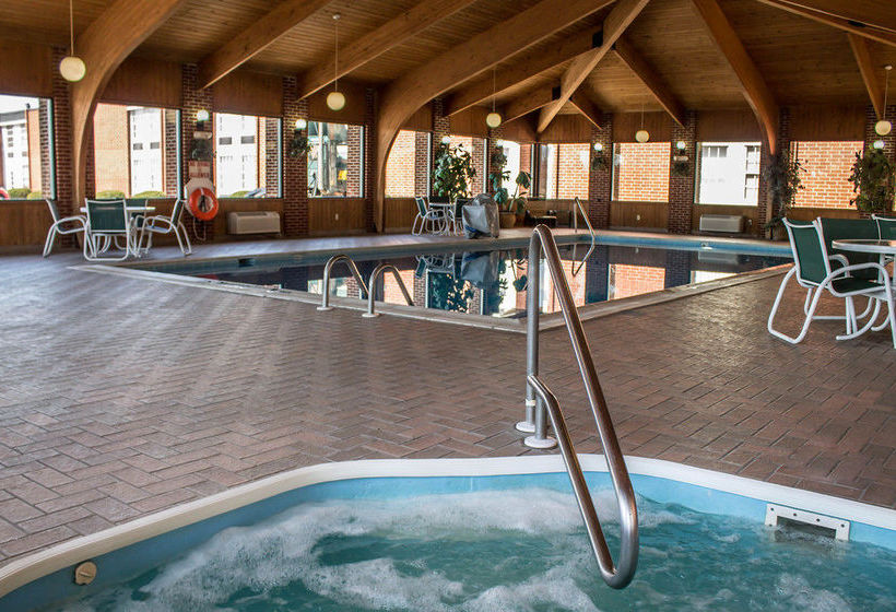 Hotel Quality Inn & Suites  | Mansfield | Ohio | United States 18