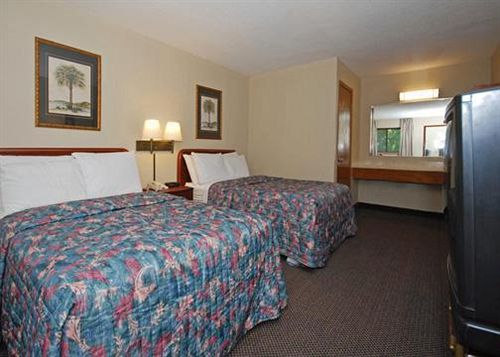 Hotel Econo Lodge Martin  | Martin | Tennessee | United States 2
