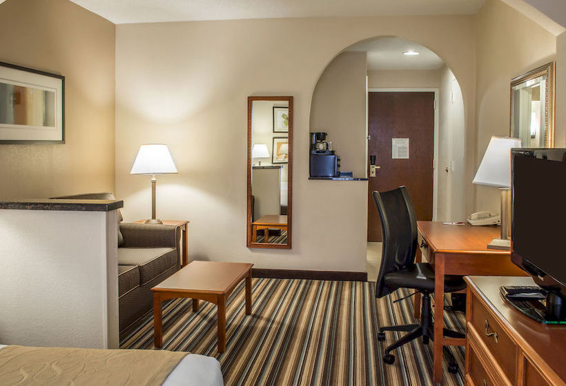 Hotel Comfort Suites Chesapeake  | Chesapeake | Virginia | United States 14