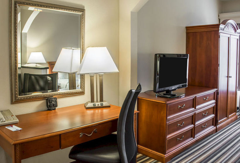 Hotel Comfort Suites Chesapeake  | Chesapeake | Virginia | United States 17