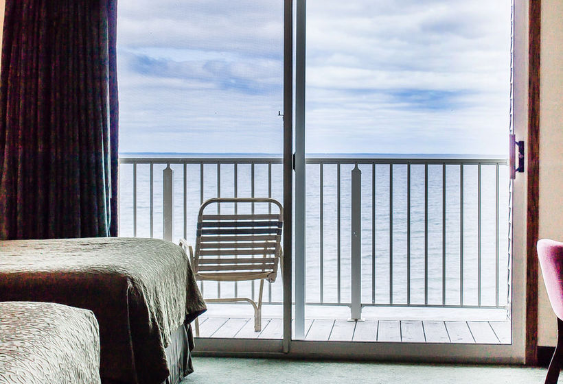 Hotel Quality Inn Lakefront  | St. Ignace | Michigan | United States 17