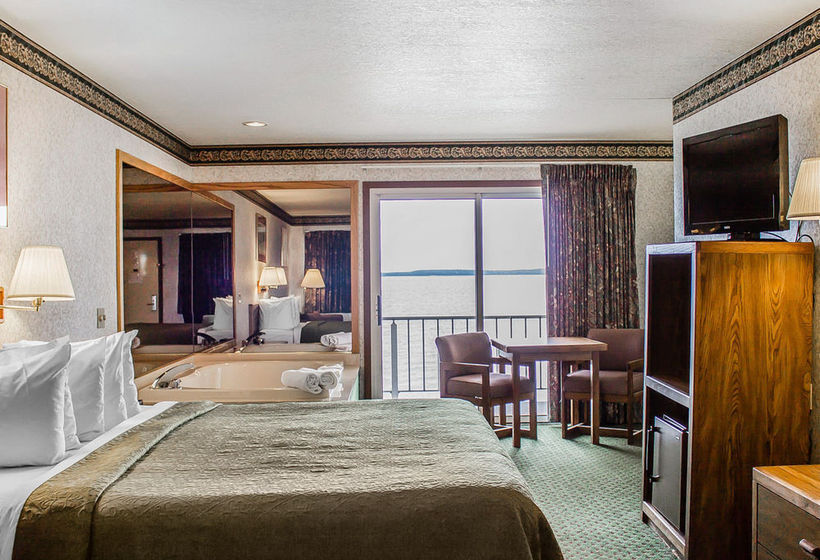 Hotel Quality Inn Lakefront  | St. Ignace | Michigan | United States 18