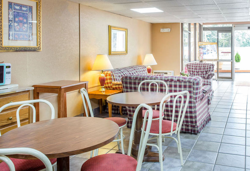 Hotel Econo Lodge  | Tucker | Georgia | United States 10