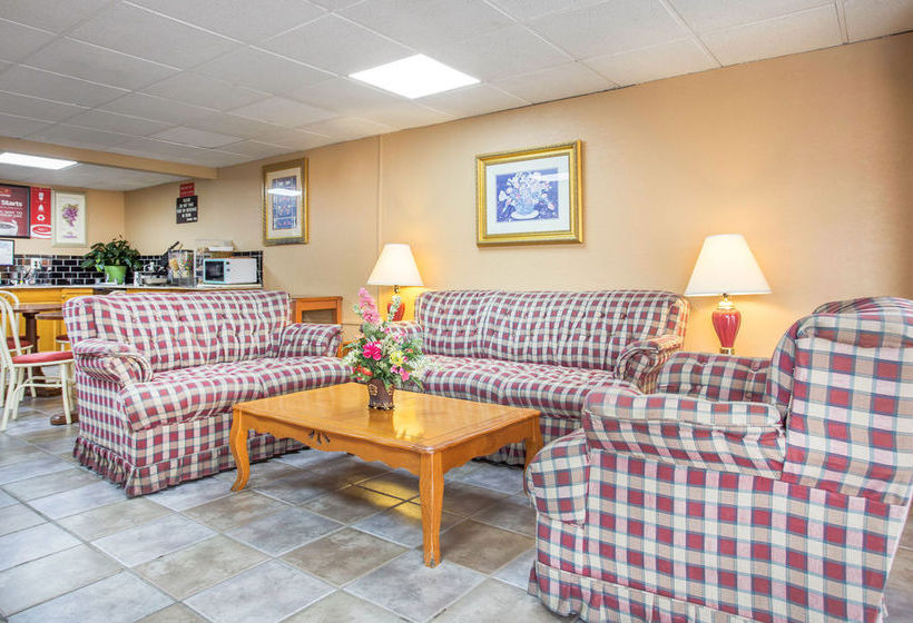 Hotel Econo Lodge  | Tucker | Georgia | United States 12