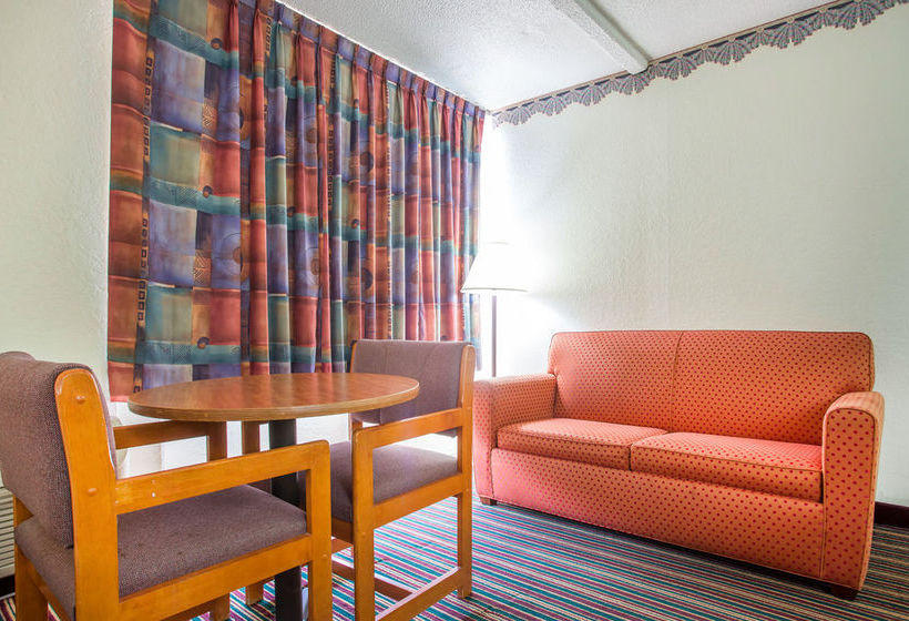 Hotel Econo Lodge  | Tucker | Georgia | United States 17